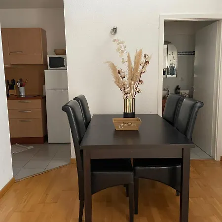 De Charme Dans Avec Piscine Apartmán